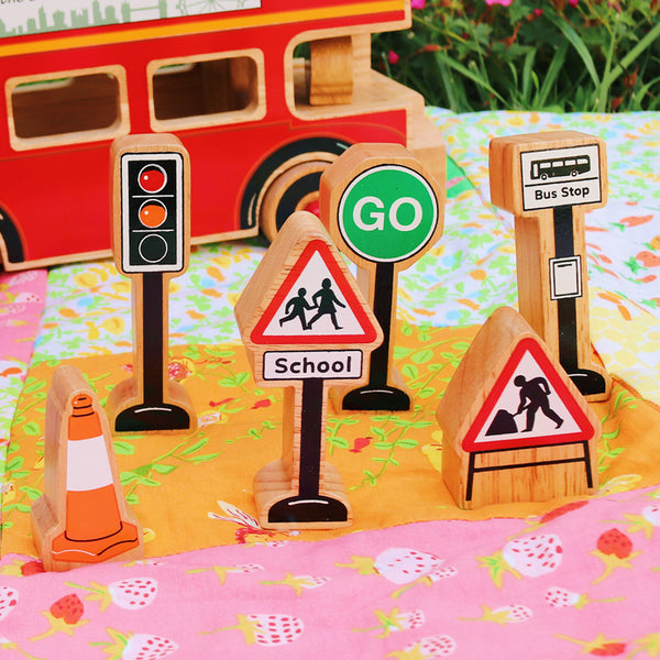 NEW IN! Town Signs playset - 10 pieces